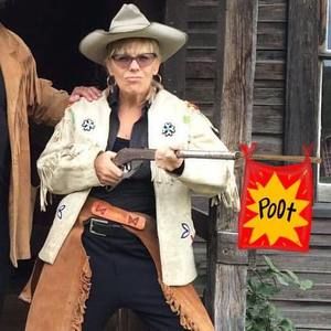 Meet your Posher, Sylvia